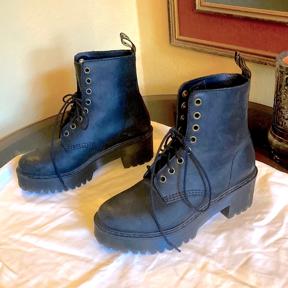 Dr Martens Shriver Boots black leather chunky platforms Doc martens